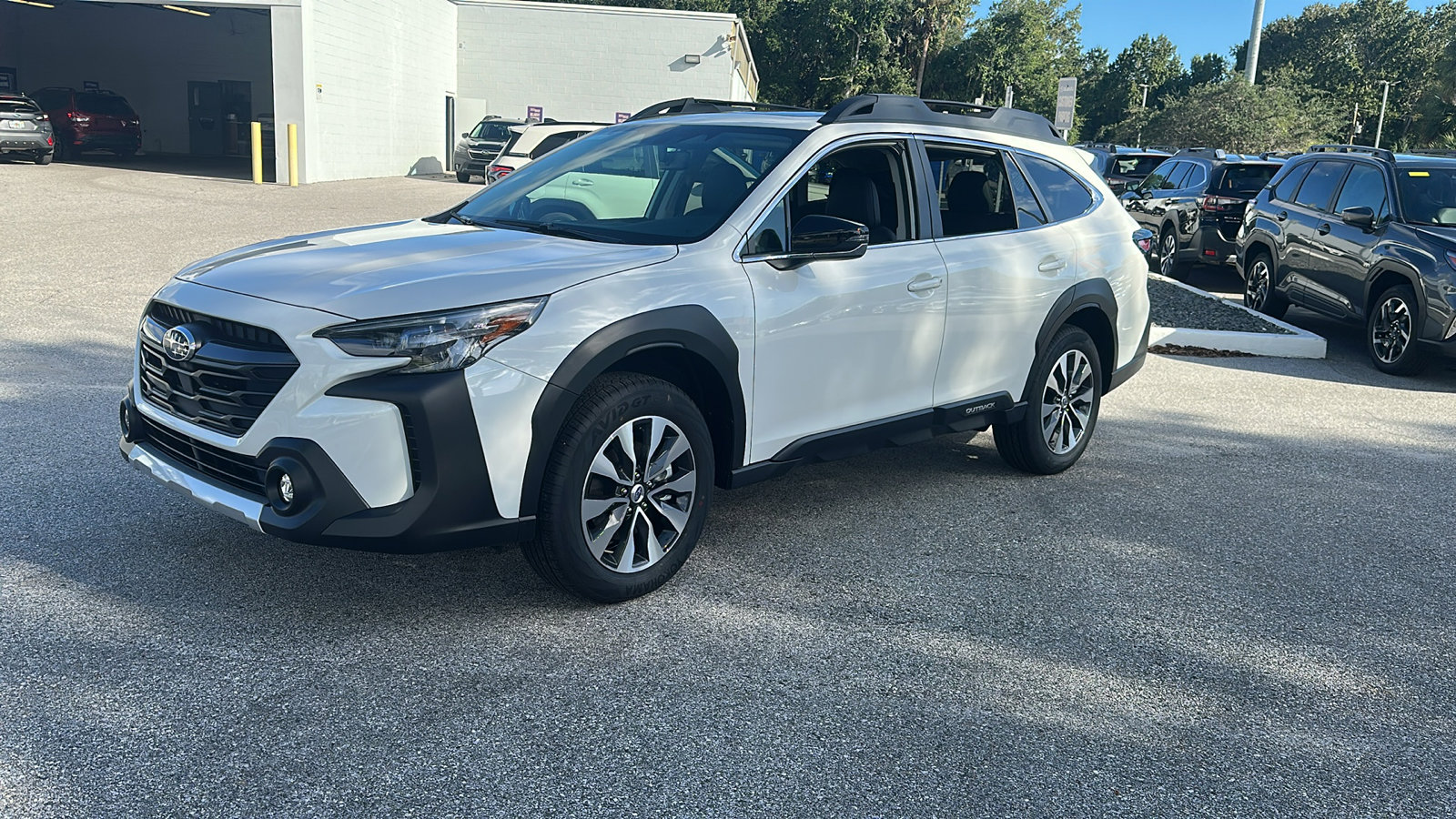 2025 Subaru Outback Limited photo 3