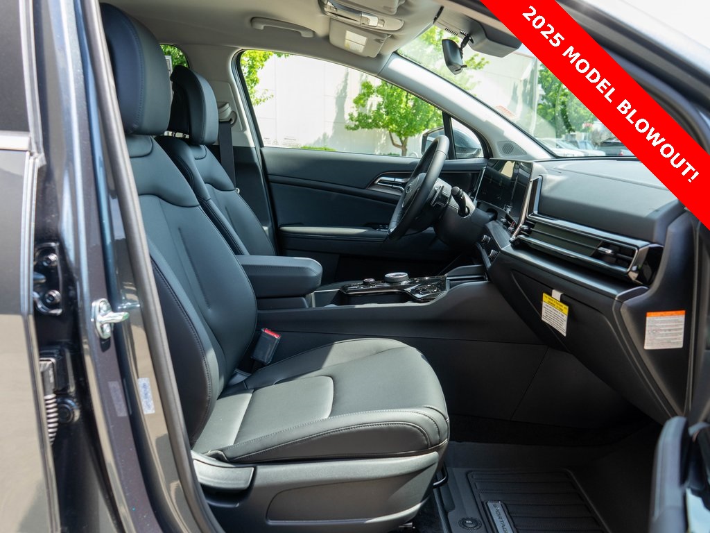 2025 Kia Sportage EX photo 10