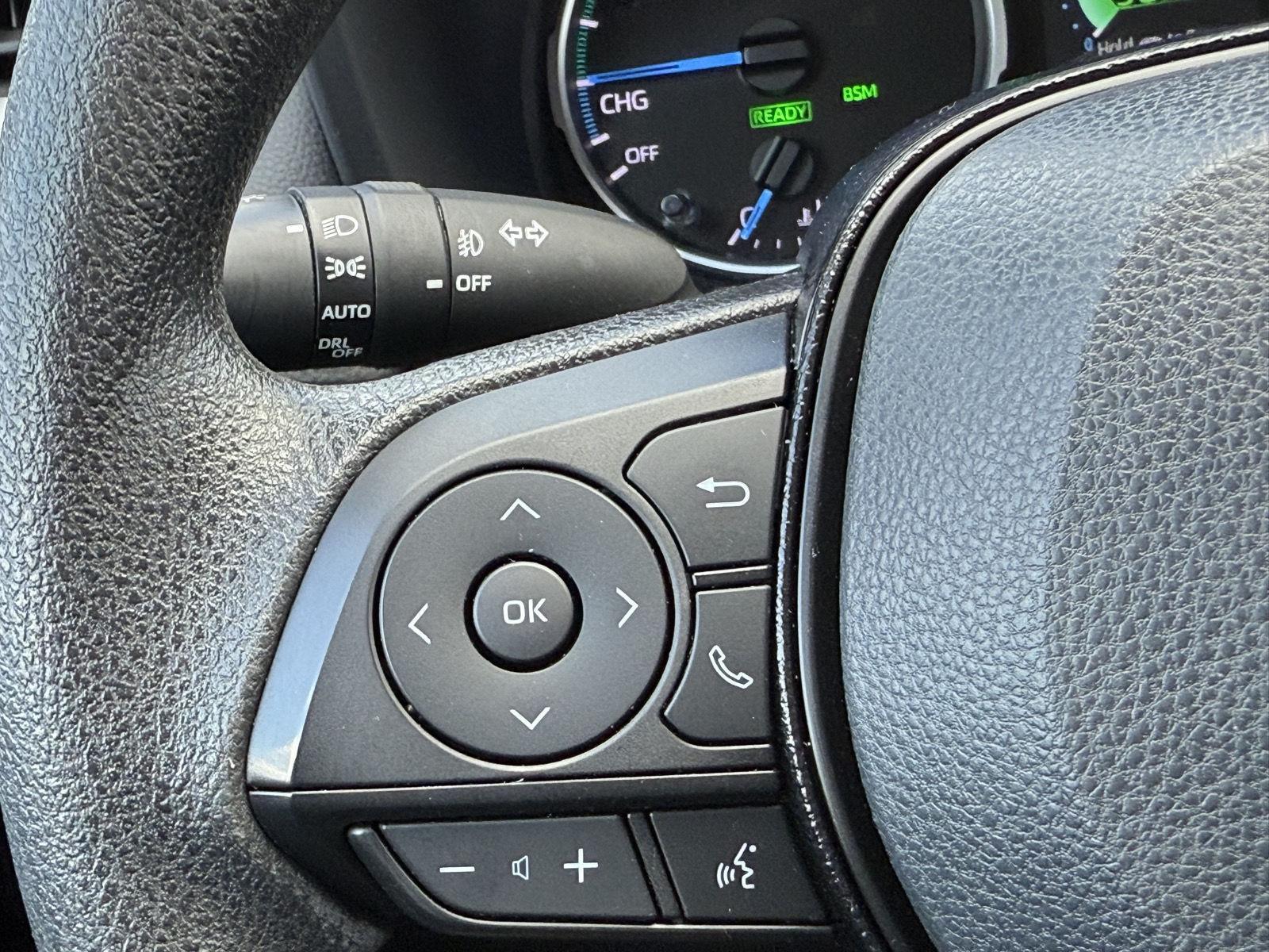 2021 Toyota RAV4 Hybrid XLE photo 21