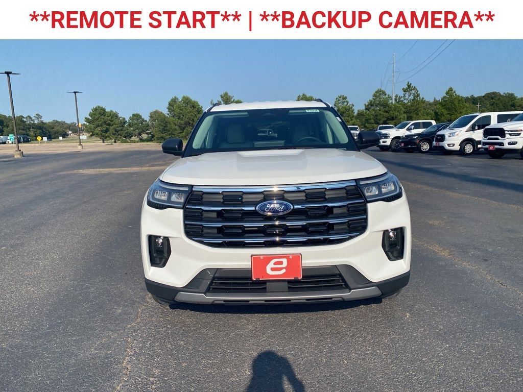 2025 Ford Explorer photo 2