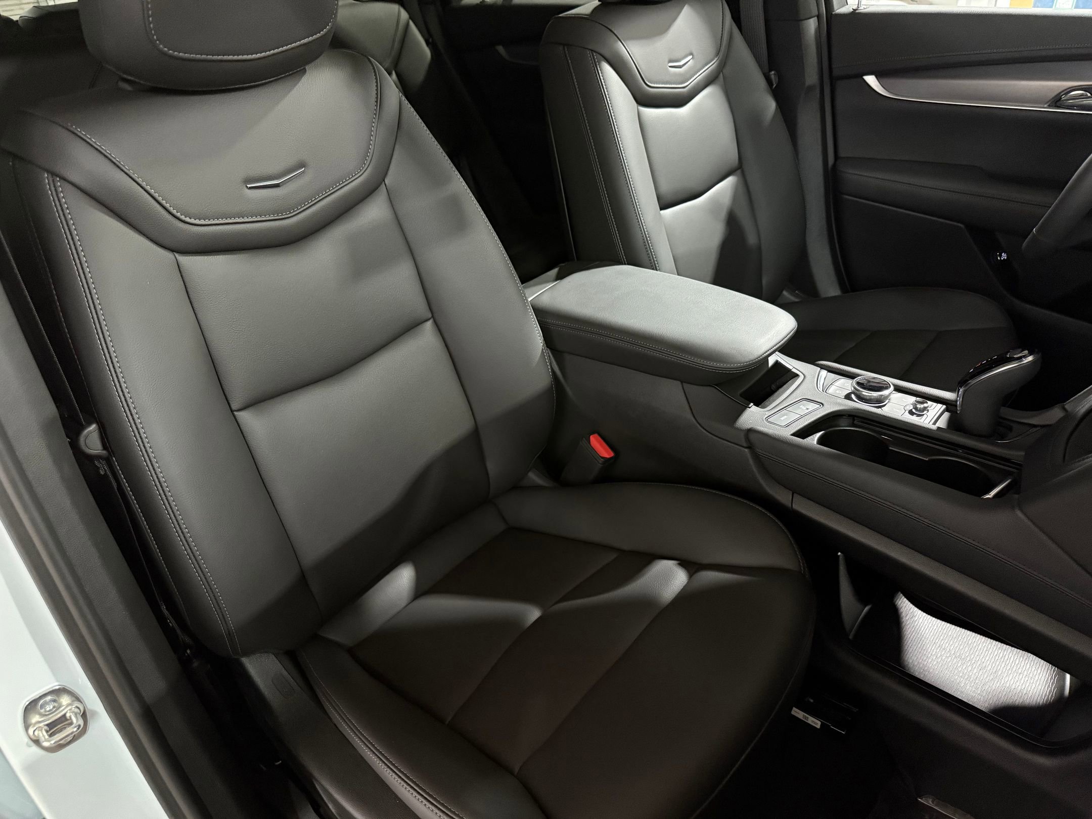 2025 Cadillac XT6 Luxury photo 48