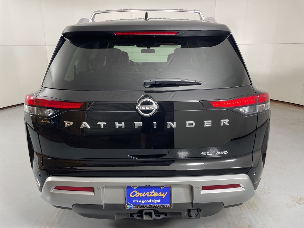2022 Nissan Pathfinder SL photo 3