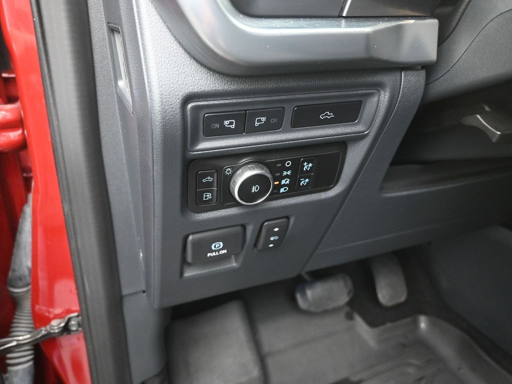 2023 Ford F-150 Lariat photo 12