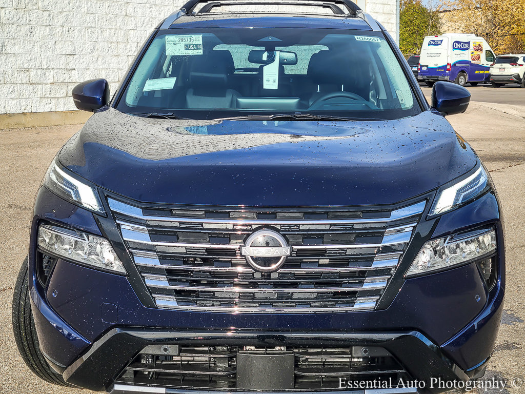 2026 Nissan Rogue Platinum photo 2