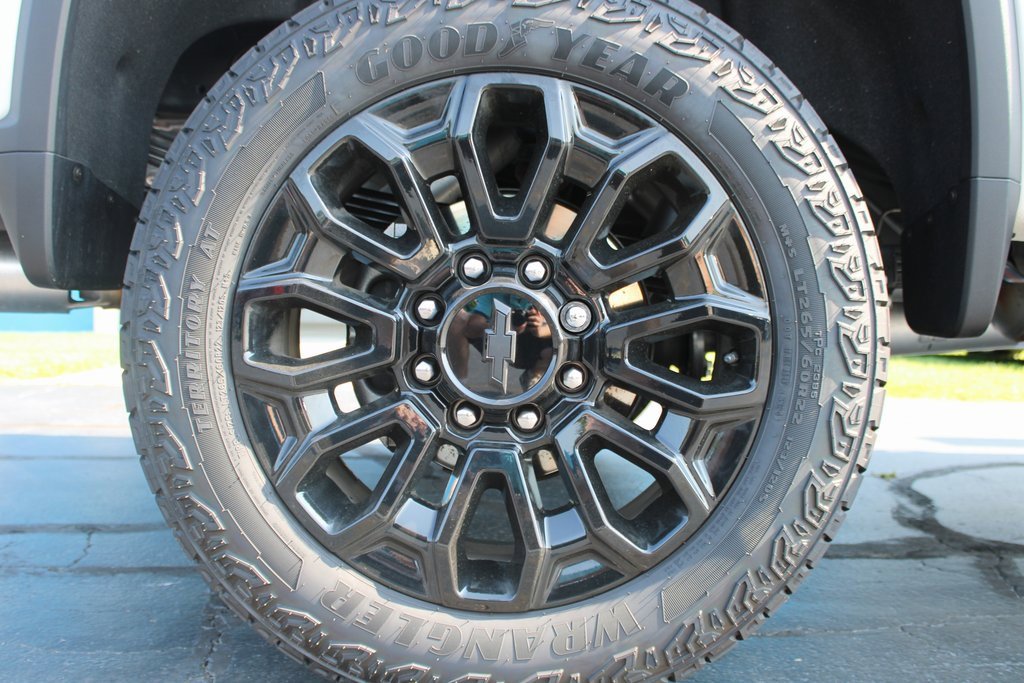 2025 Chevrolet Silverado 2500HD High Country photo 13