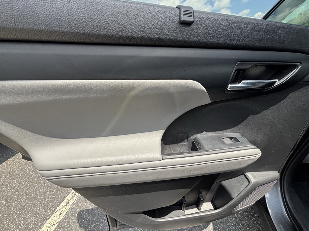 2022 Toyota Highlander Hybrid XLE photo 13