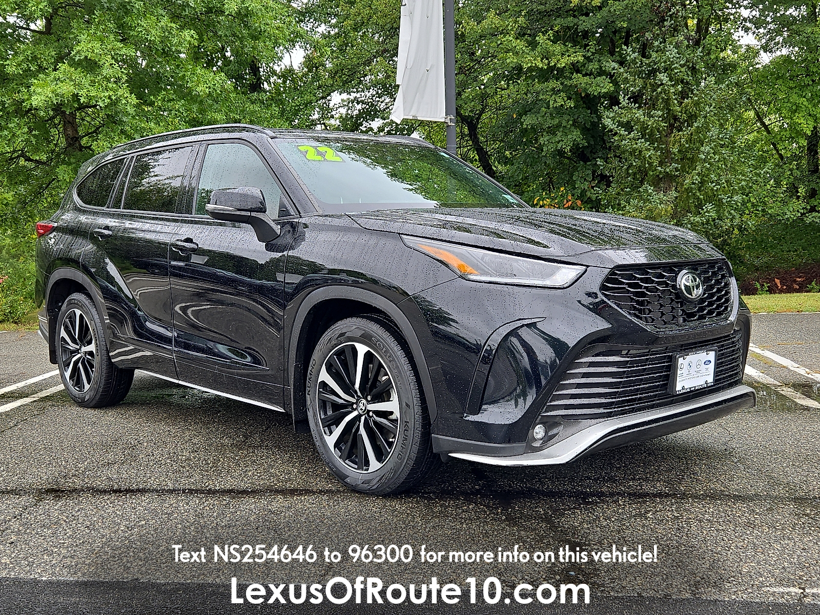 2022 Toyota Highlander XSE's photo