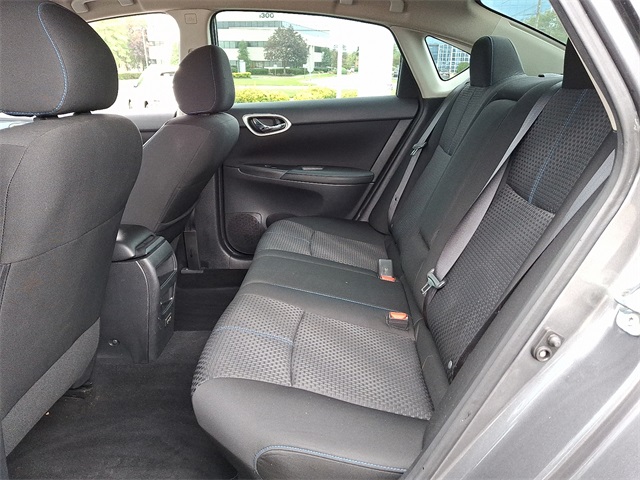 2019 Nissan Sentra SR photo 16