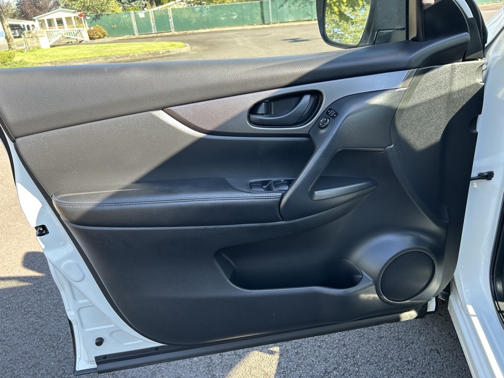 2021 Nissan Rogue Sport S photo 9