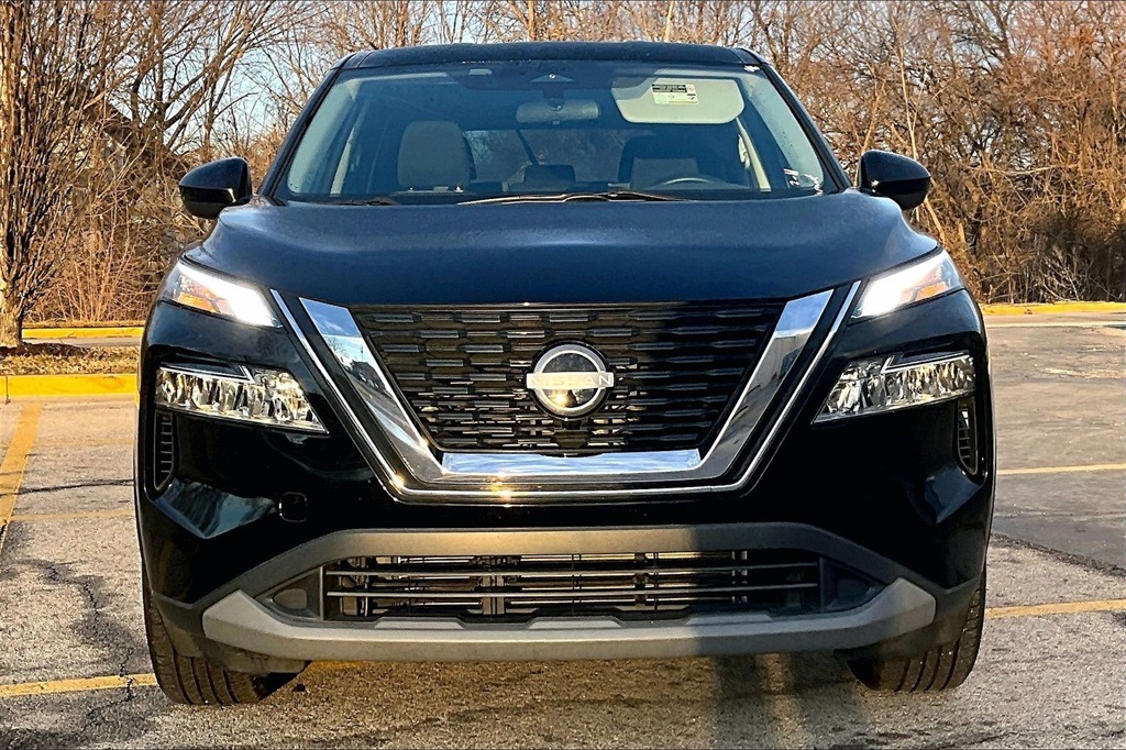 Used 2023 Nissan Rogue SV with VIN 5N1BT3BA9PC893877 for sale in Kansas City