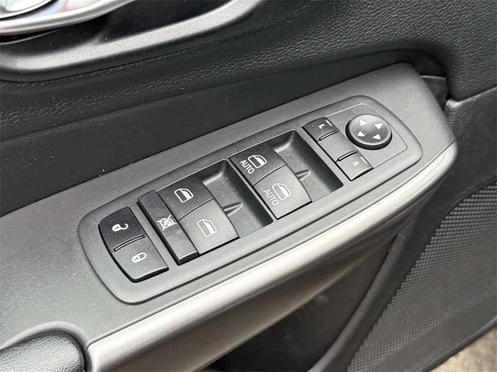 2021 Jeep Cherokee Latitude Lux photo 26