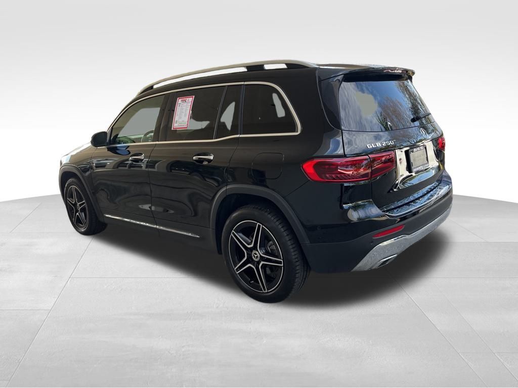 2024 Mercedes Benz GLB 250 photo 3