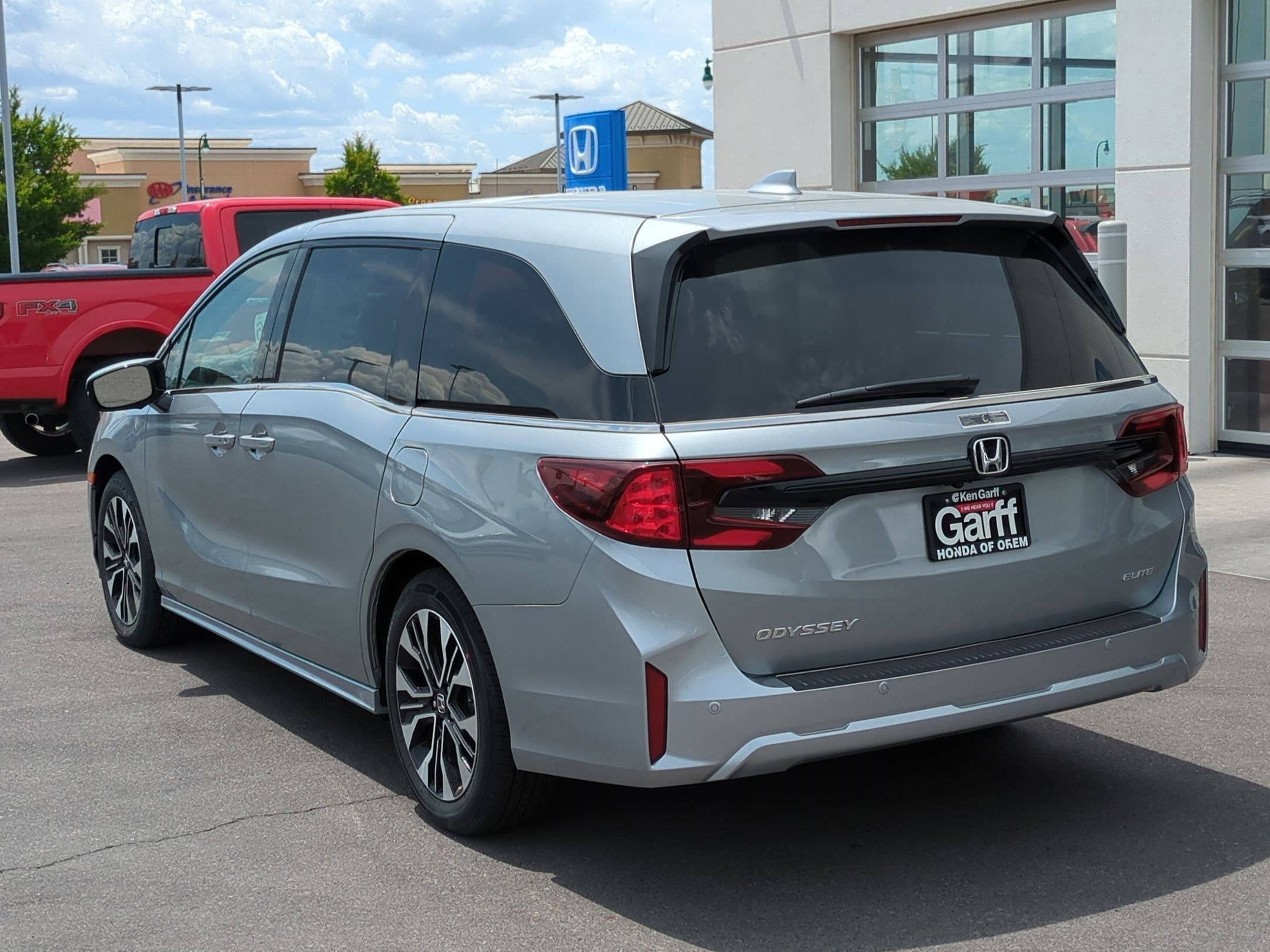 2026 Honda Odyssey Elite photo 4