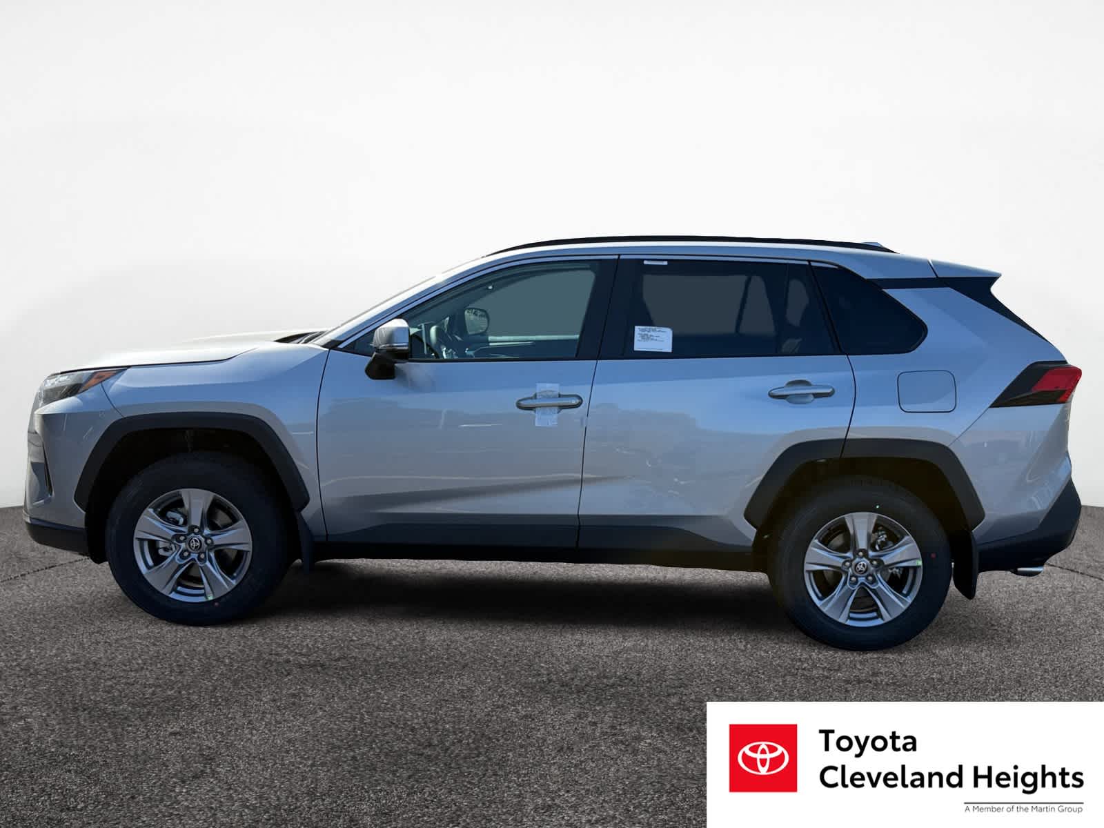 2025 Toyota RAV4 XLE photo 2