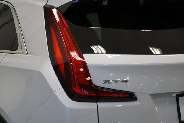 2025 Cadillac XT4 Premium Luxury photo 3