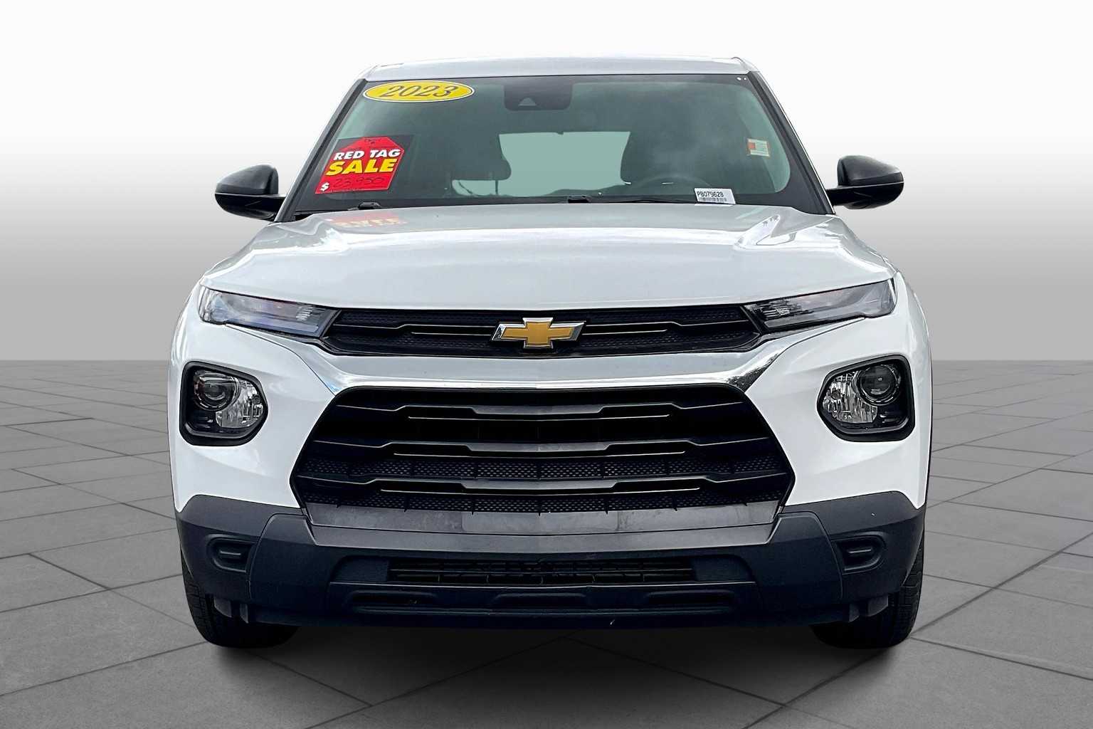 2023 Chevrolet Trailblazer LS photo 3