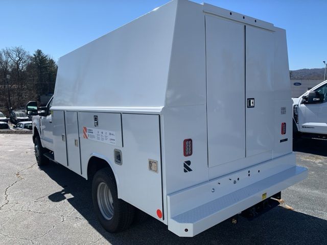 2024 Ford F-350 XL photo 3