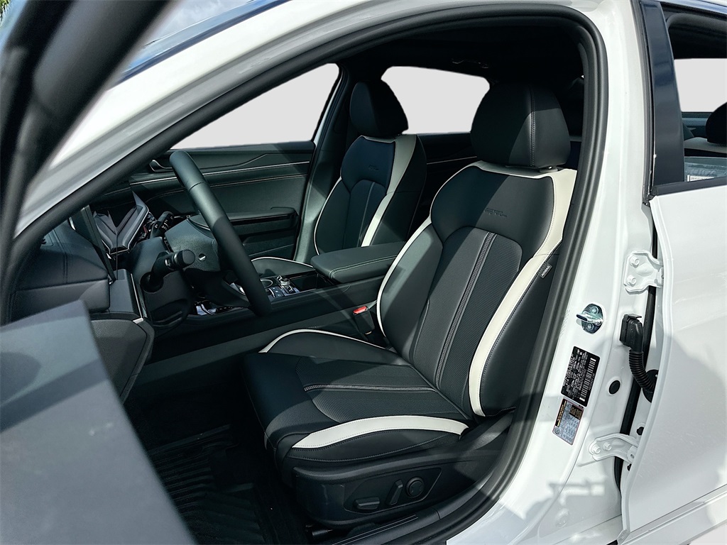 2026 Kia K5 GT-Line photo 22