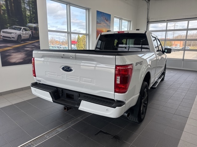 2021 Ford F-150 XLT photo 2