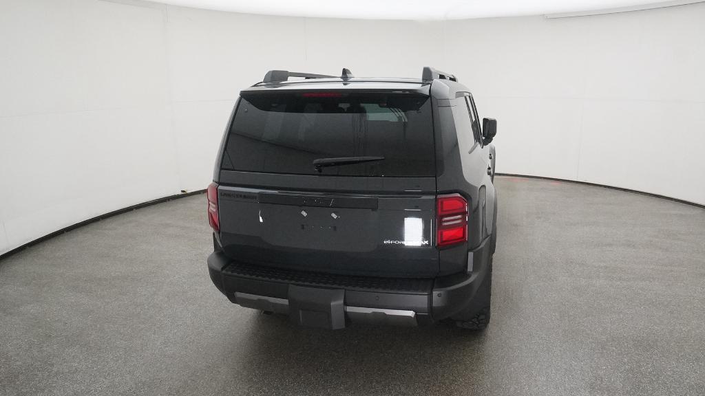 2025 Toyota Land Cruiser photo 18