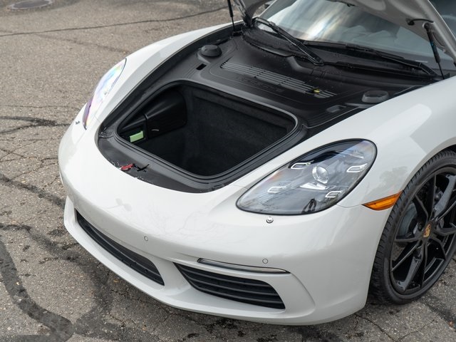 2024 Porsche Cayman Base photo 15