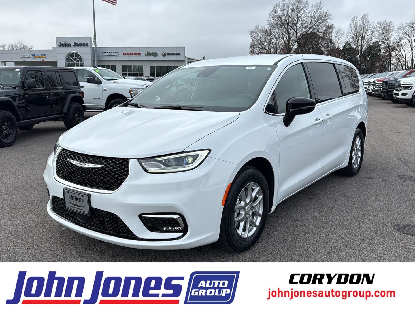 2026 Chrysler Pacifica Select's photo