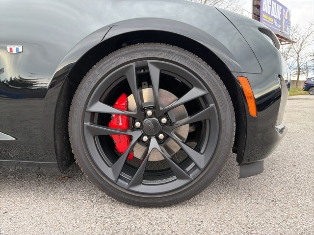 2023 Chevrolet Camaro 2LT photo 4