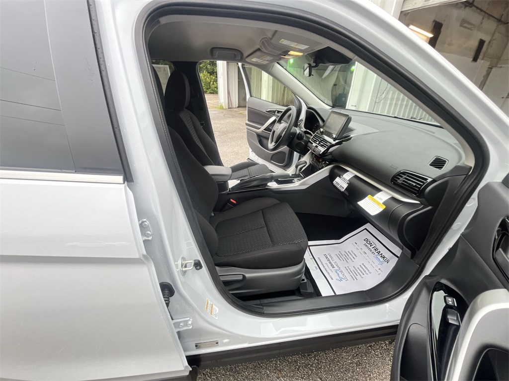 2026 Mitsubishi Eclipse Cross LE photo 23