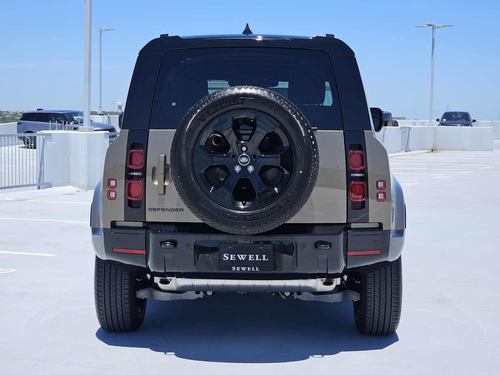 New 2025 GONDWANA STONE Land Rover X-Dynamic SE image 6