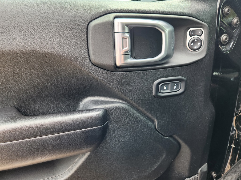 2020 Jeep Wrangler Rubicon photo 16