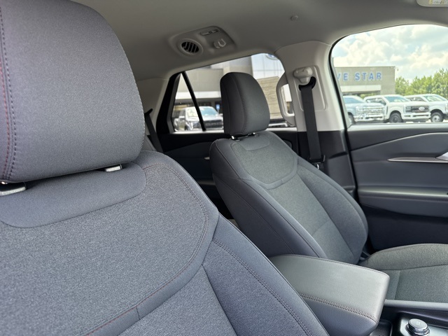 2025 Ford Explorer photo 15