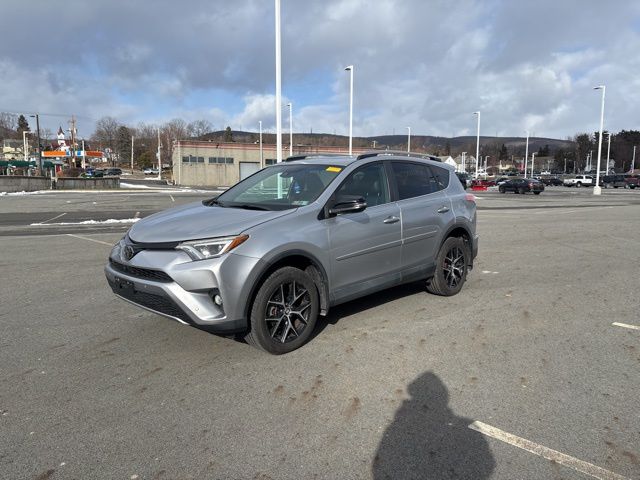2017 Toyota RAV4 SE's photo