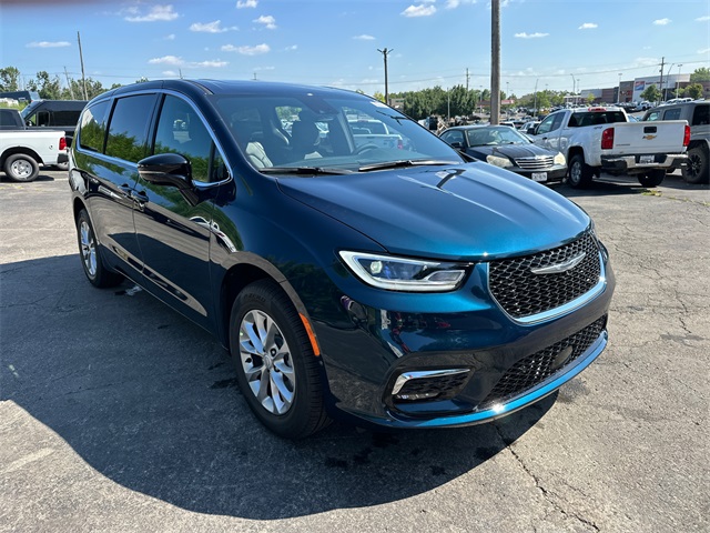 2025 Chrysler Pacifica photo 4