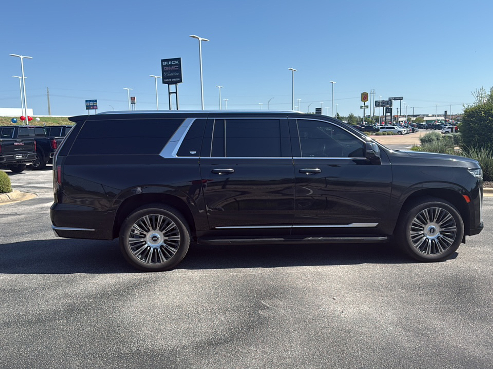 2021 Cadillac Escalade ESV Premium Luxury photo 3