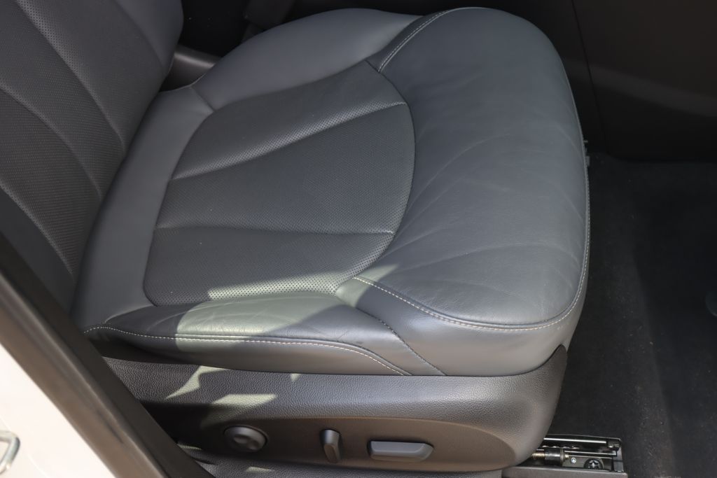 2020 Buick Envision Essence photo 27