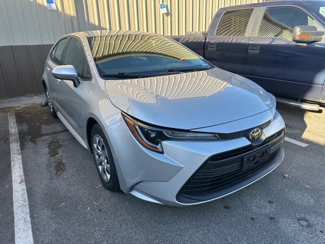 2023 Toyota Corolla LE's photo
