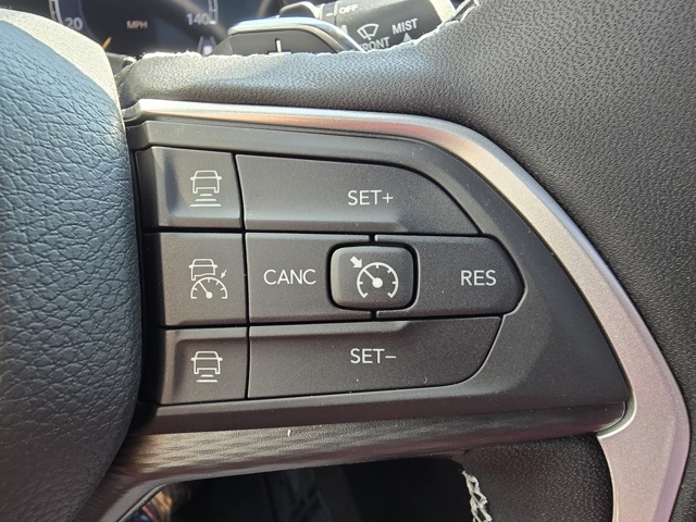 2025 Jeep Grand Cherokee Altitude photo 9