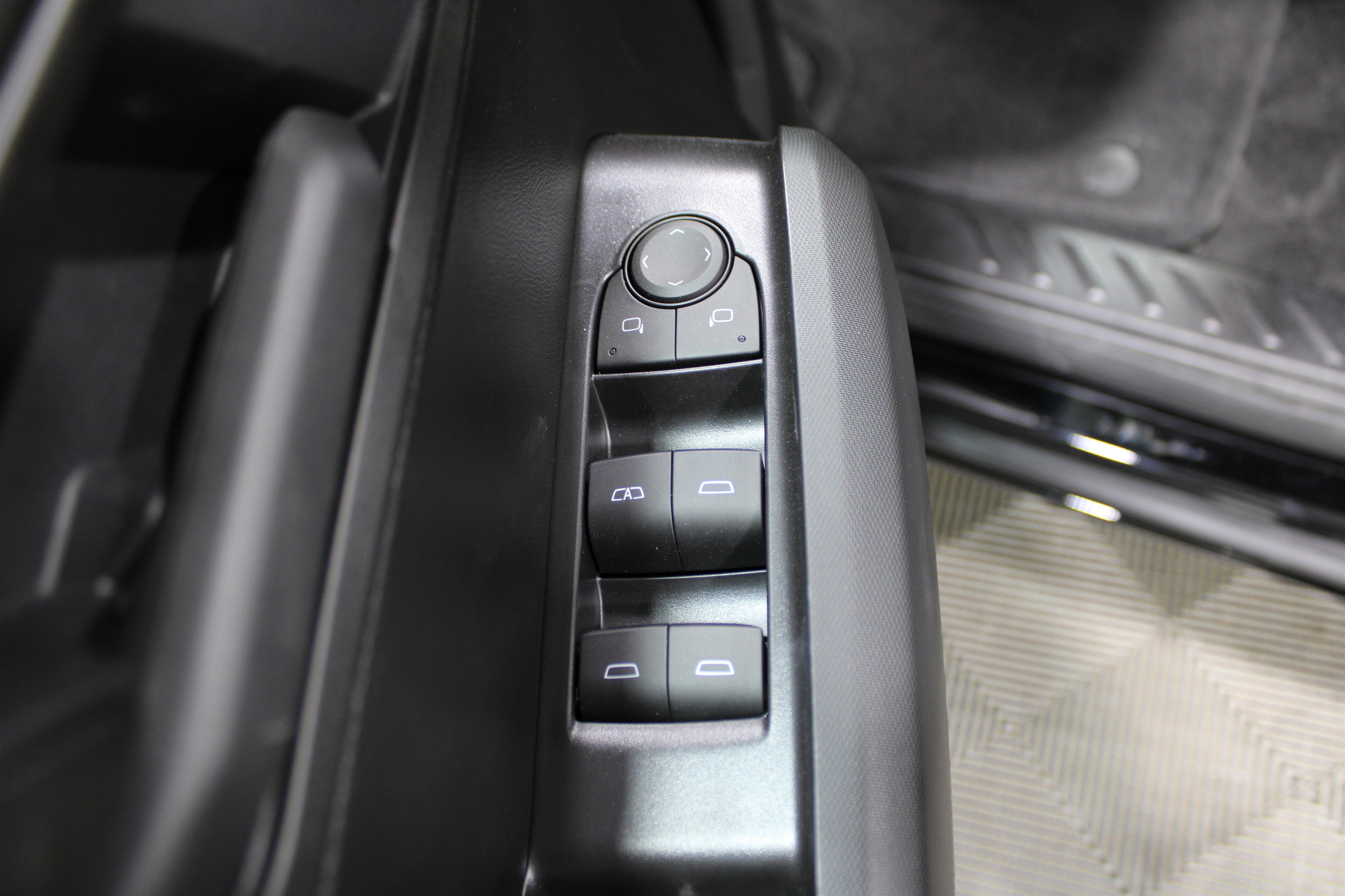 2026 Chevrolet Colorado Trail Boss photo 3