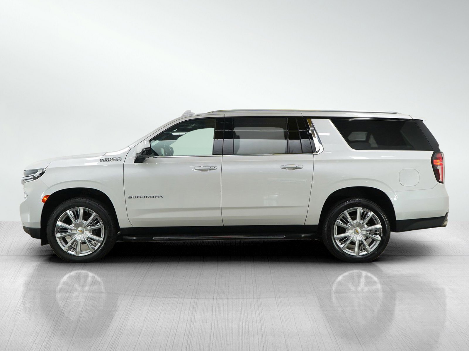 Used 2021 Chevrolet Suburban High Country with VIN 1GNSKGKL2MR429670 for sale in White Bear Lake, Minnesota