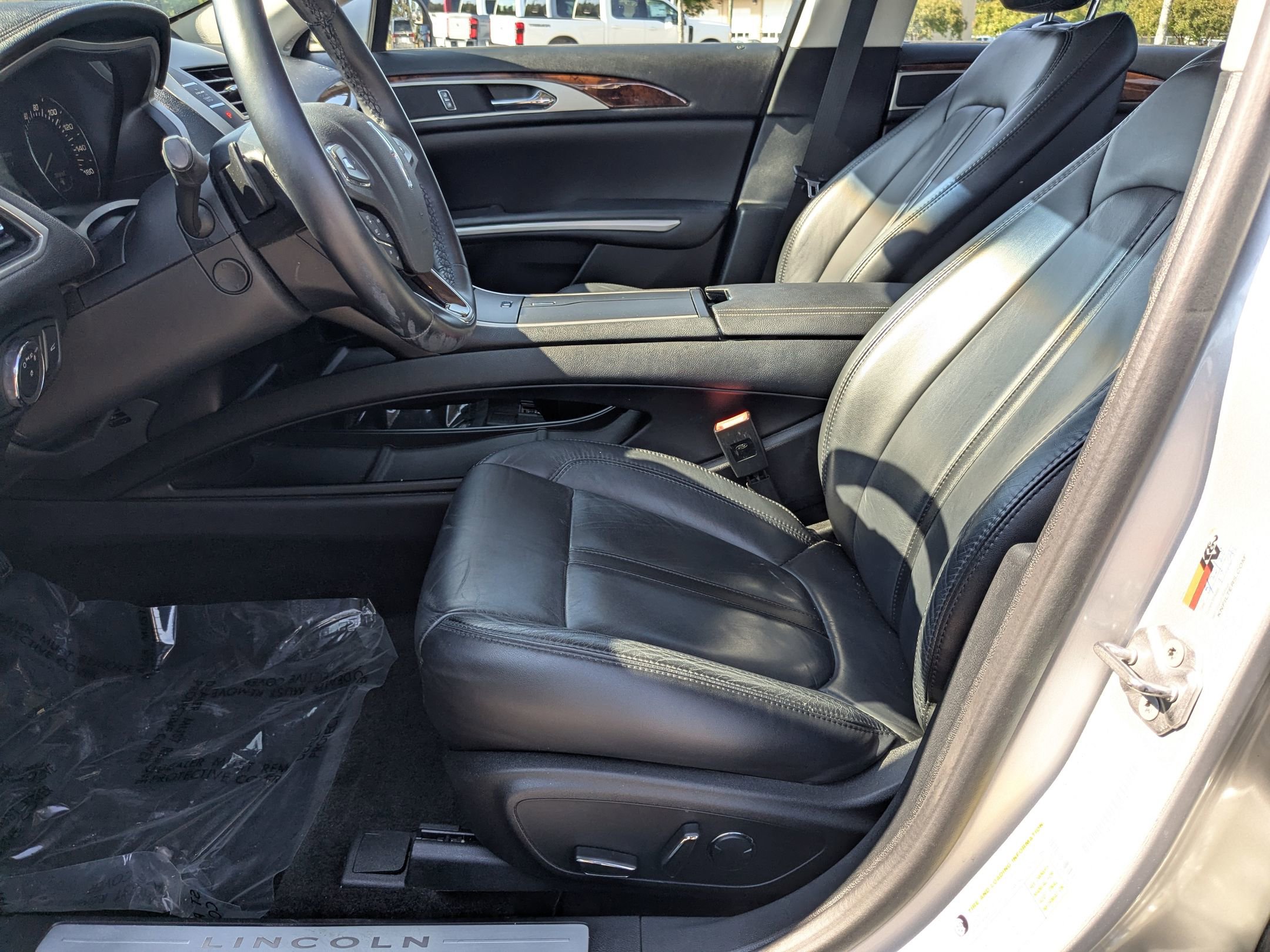 2016 Lincoln MKZ Base photo 15