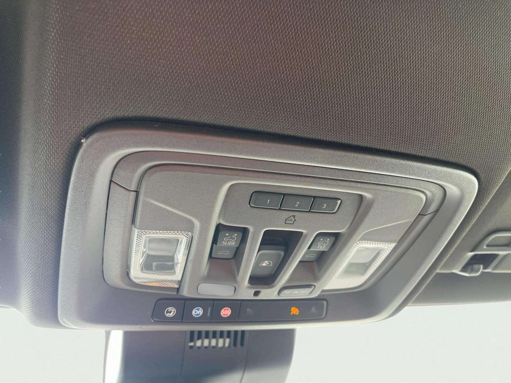 2023 Chevrolet Silverado 1500 RST photo 14