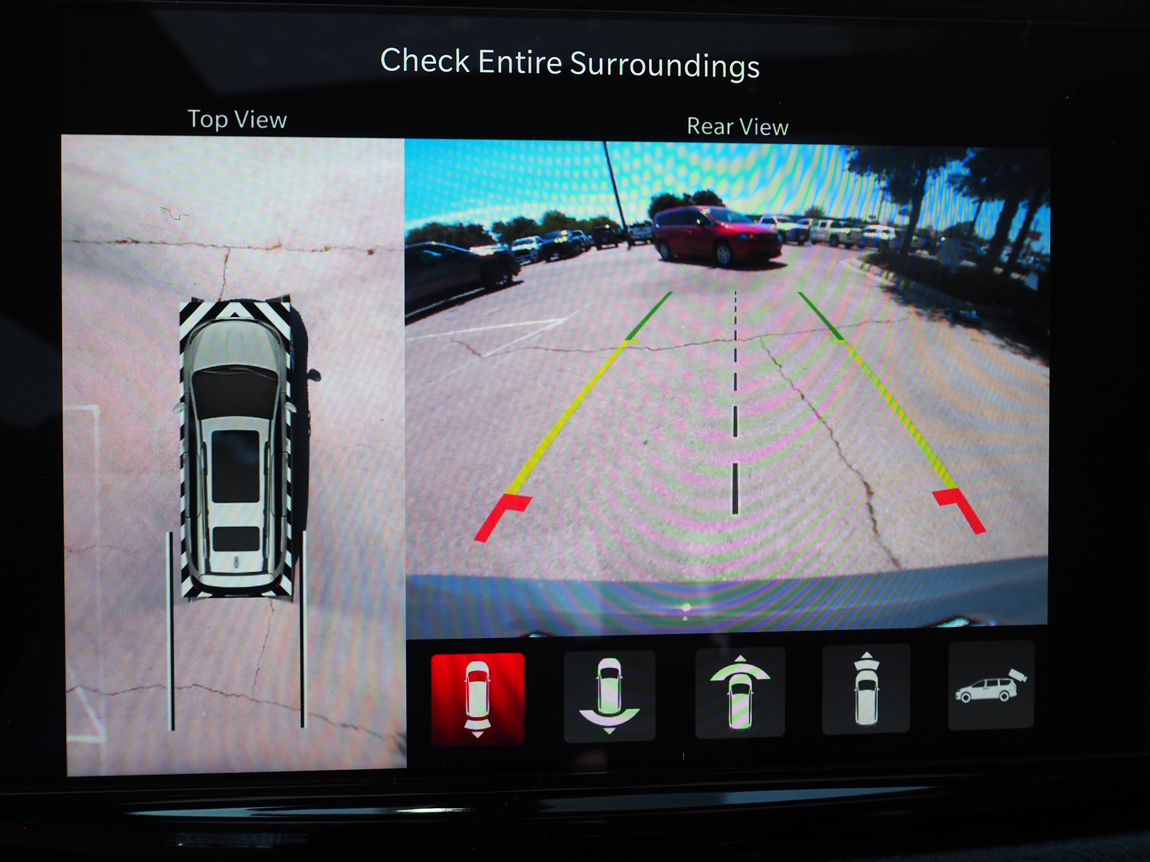 2025 Chrysler Pacifica photo 2