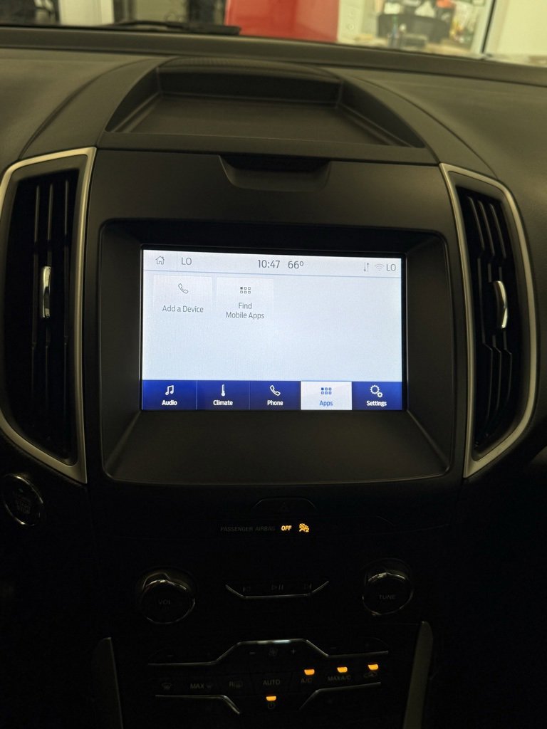 2020 Ford Edge SEL photo 16