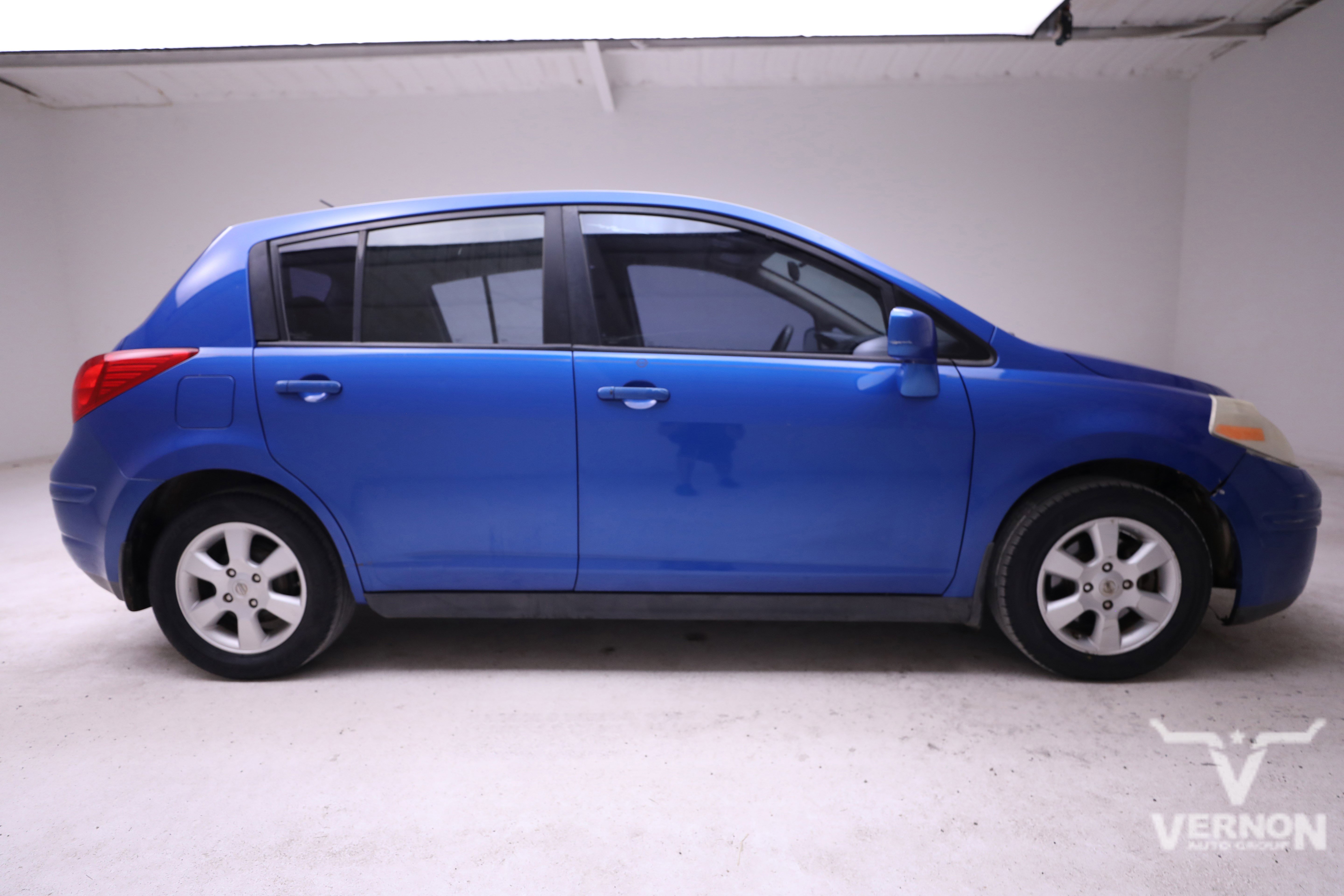 2008 Nissan Versa SL photo 4