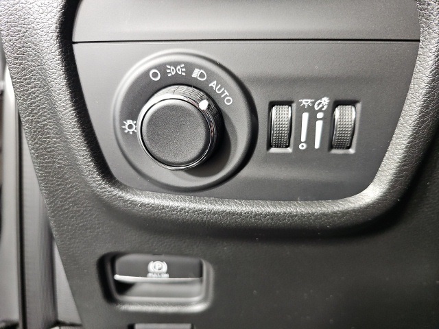 2025 Jeep Grand Cherokee Altitude photo 15