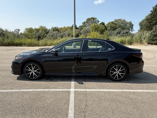 2023 Toyota Camry SE photo 13