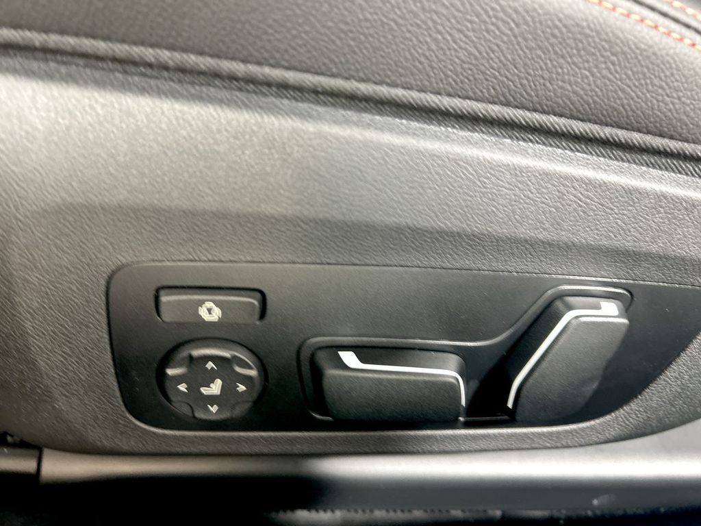 2025 Bmw 230i photo 12