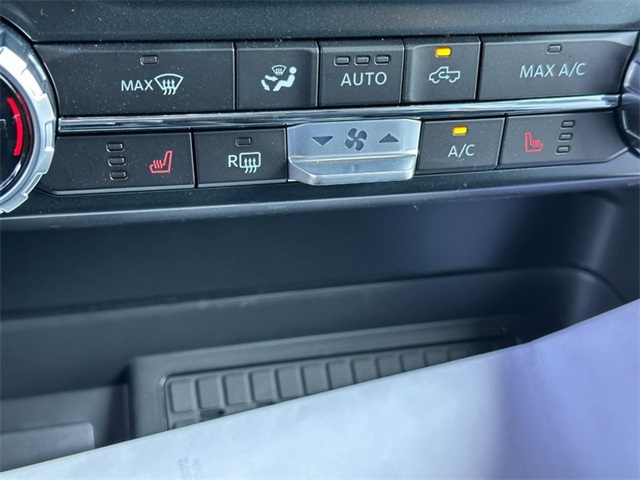2025 Ford F-150 XLT photo 14