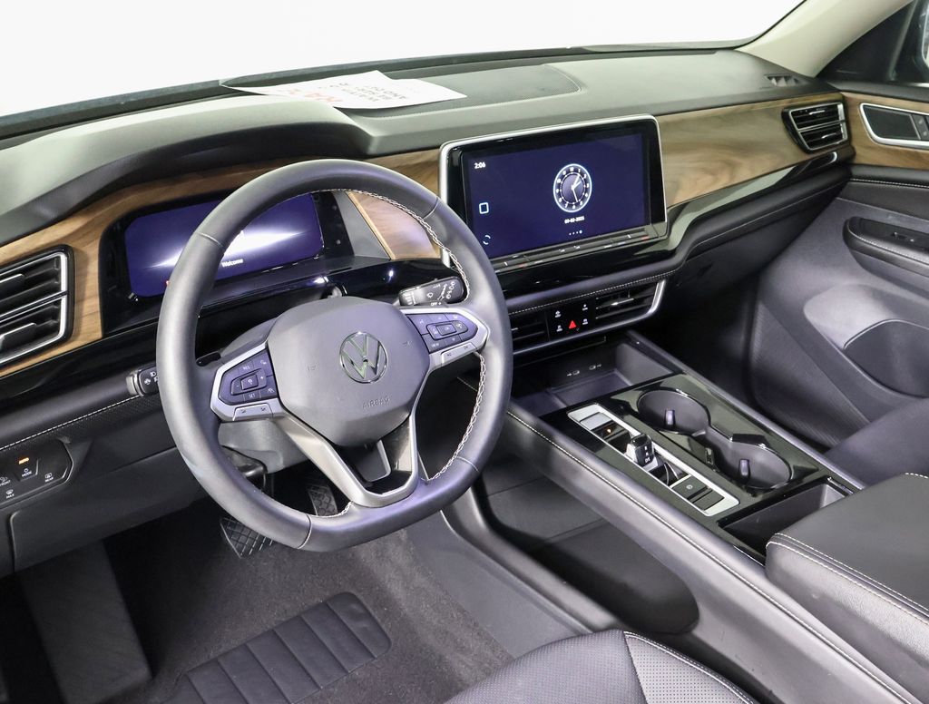 2024 Volkswagen Atlas SE Technology photo 6