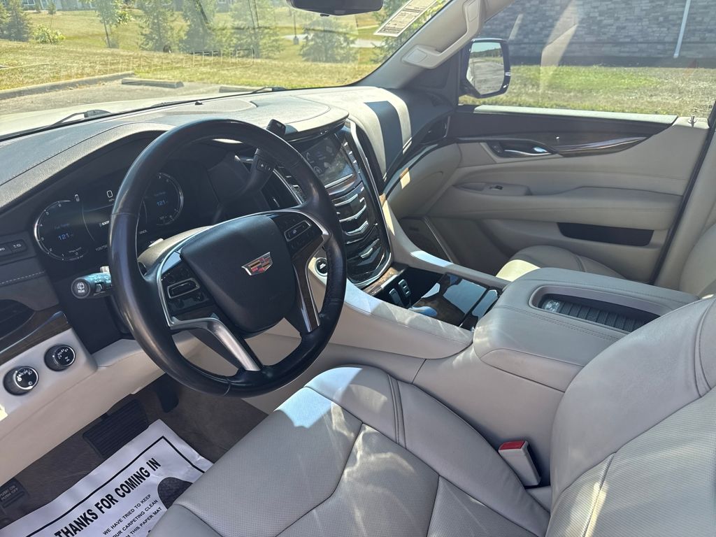 2018 Cadillac Escalade Luxury photo 11